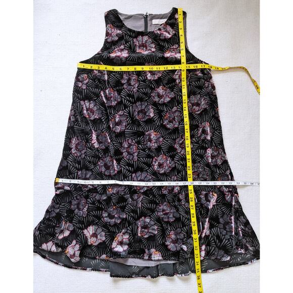 LOFT Black & Silver Iced Floral Velvet Sleeveless Peplum Swing Dress Size Small - Picture 12 of 12